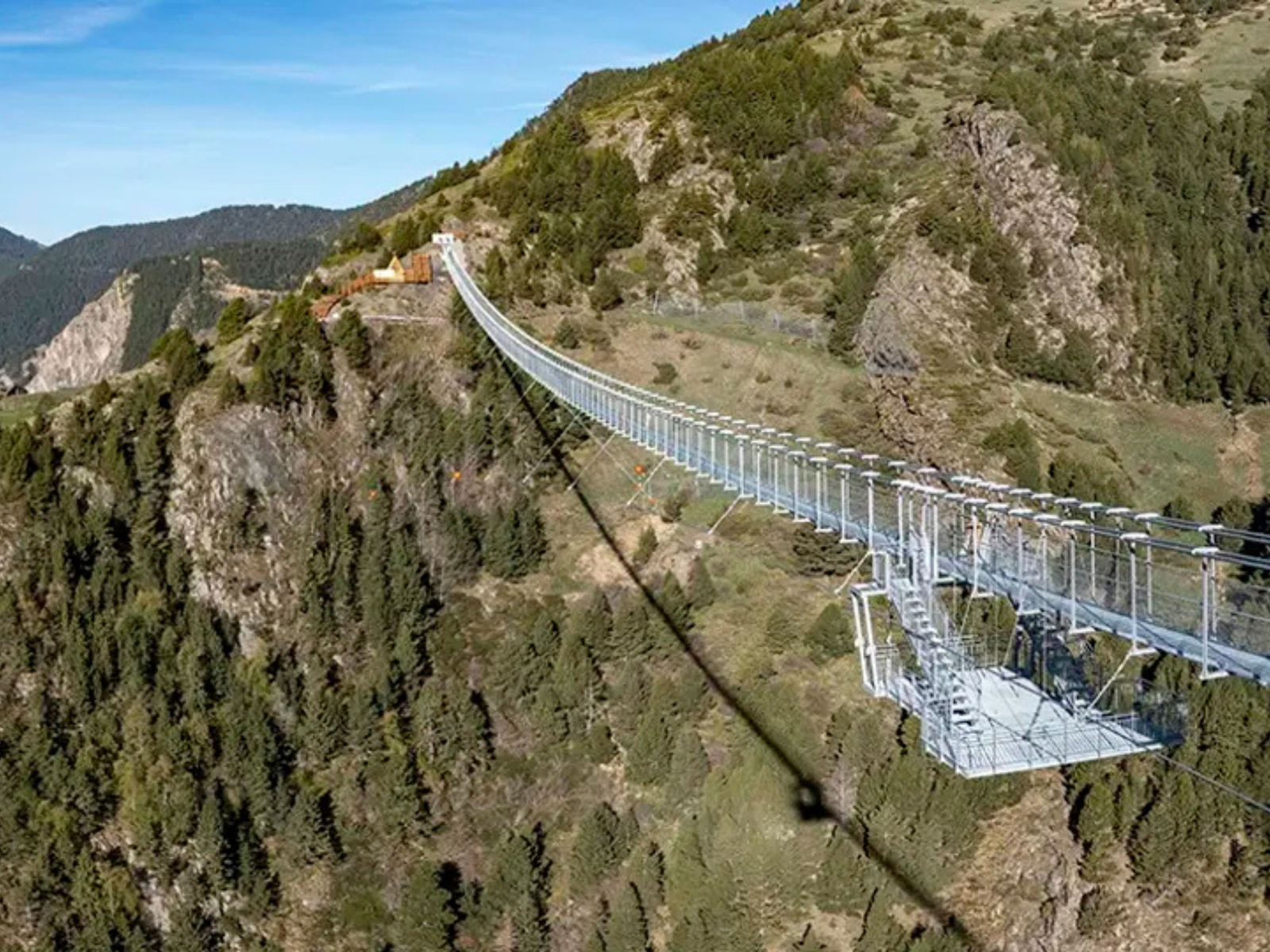cartel barbacoa solidaria para sin techo horizontal celeste y rojo clásico 2